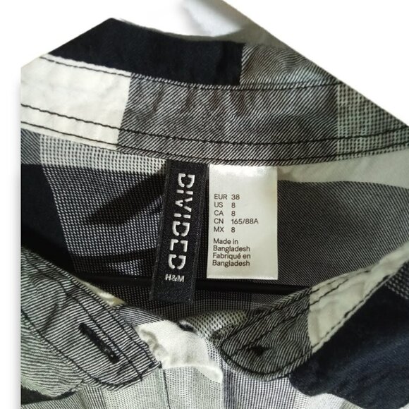 Divided Black & White Color Block Button Down Size 8 - Picture 2 of 3